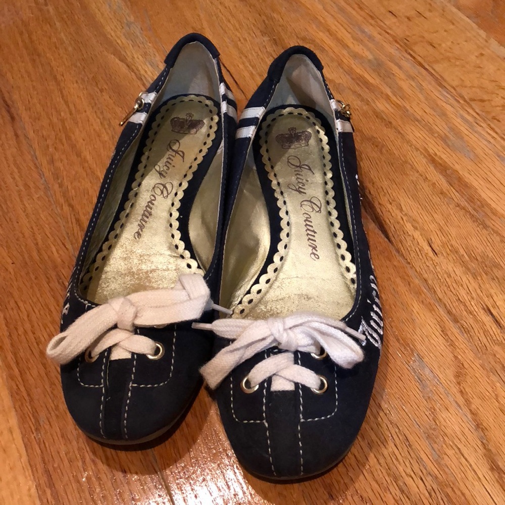 Navy blue Juicy couture flats with box